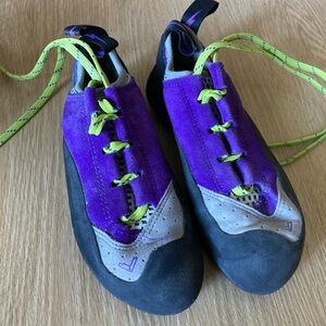 TRAX rock climbing shoes